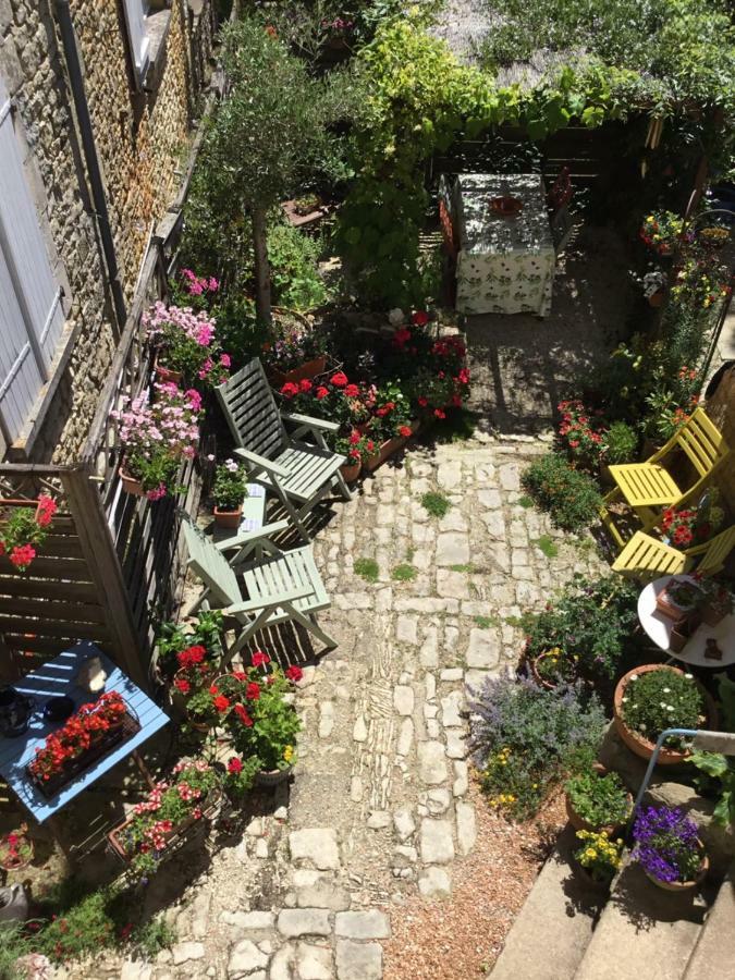 La Vieille Maison Rose Bed and Breakfast Nanteuil-en-Vallée Exterior foto
